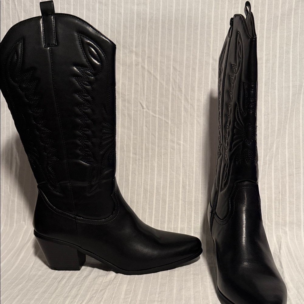 Elegant Black Heeled Western Boots
